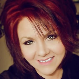 Meet your Posher, Holly rae